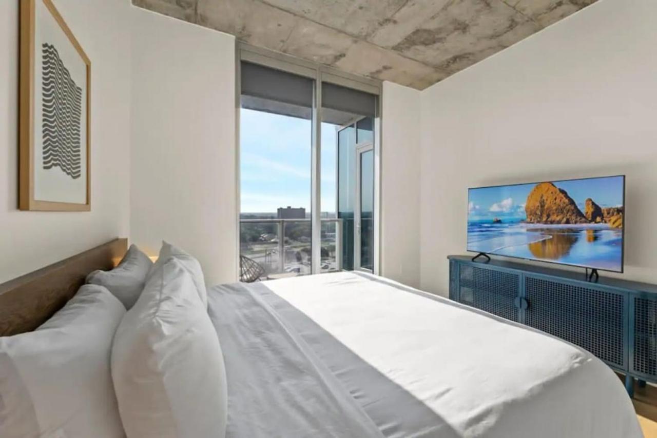 New 1Br Scenic Retreat With Rooftop Pool On Rainey St Villa Austin Exterior photo